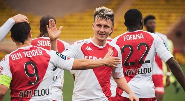 场胜利中 场胜利中