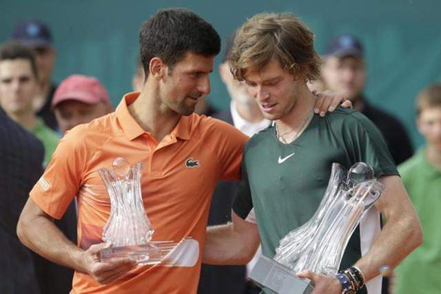 关键时刻决 关键时刻决