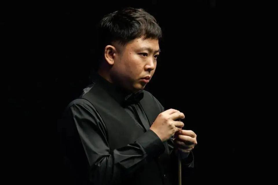 技双重掣肘 技双重掣肘